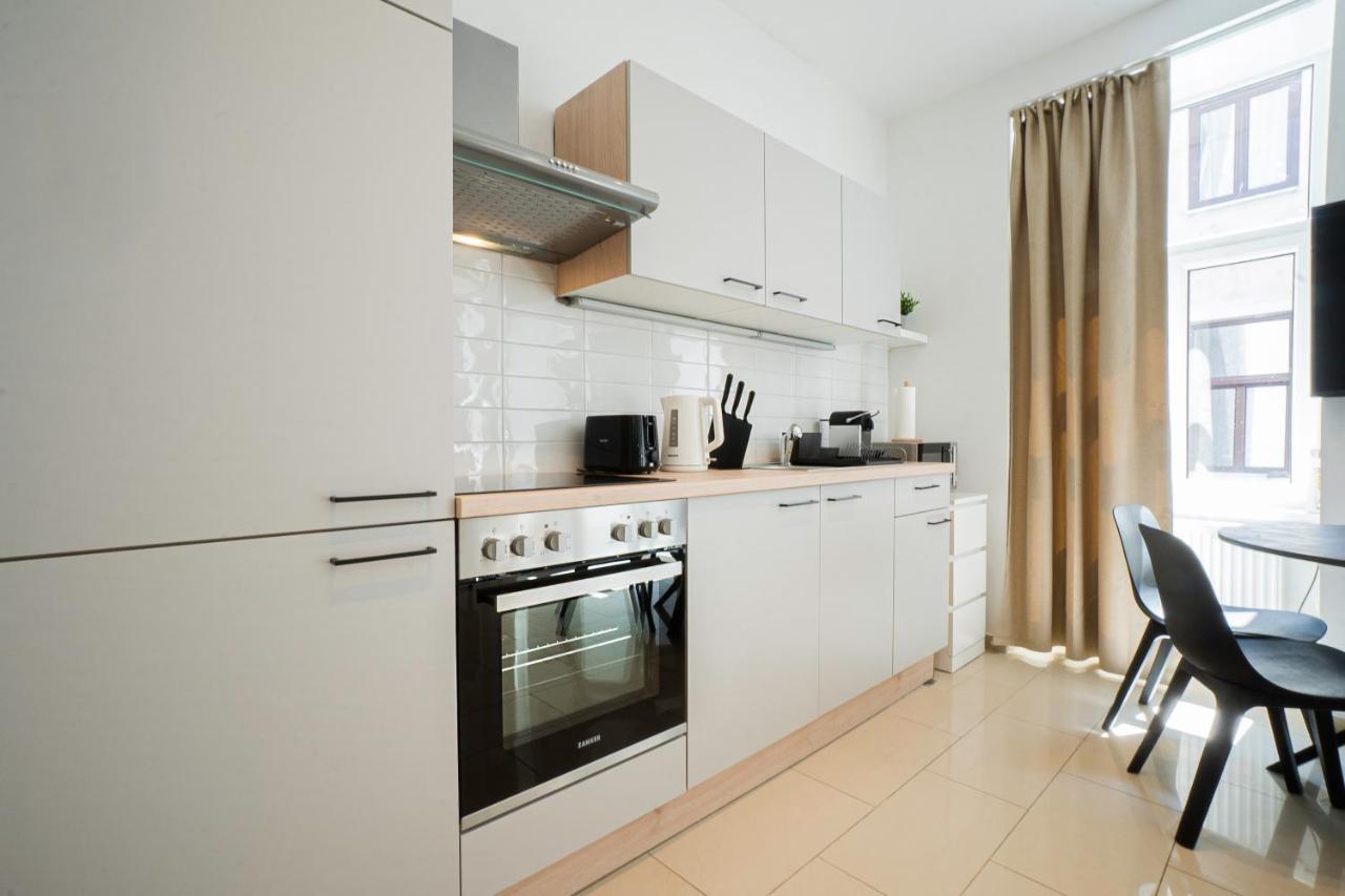 Chic Newly-Renovated Apartment Steps From Subway In Vienna'S Hernals District Dış mekan fotoğraf