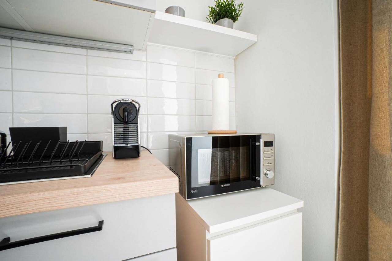 Chic Newly-Renovated Apartment Steps From Subway In Vienna'S Hernals District Dış mekan fotoğraf