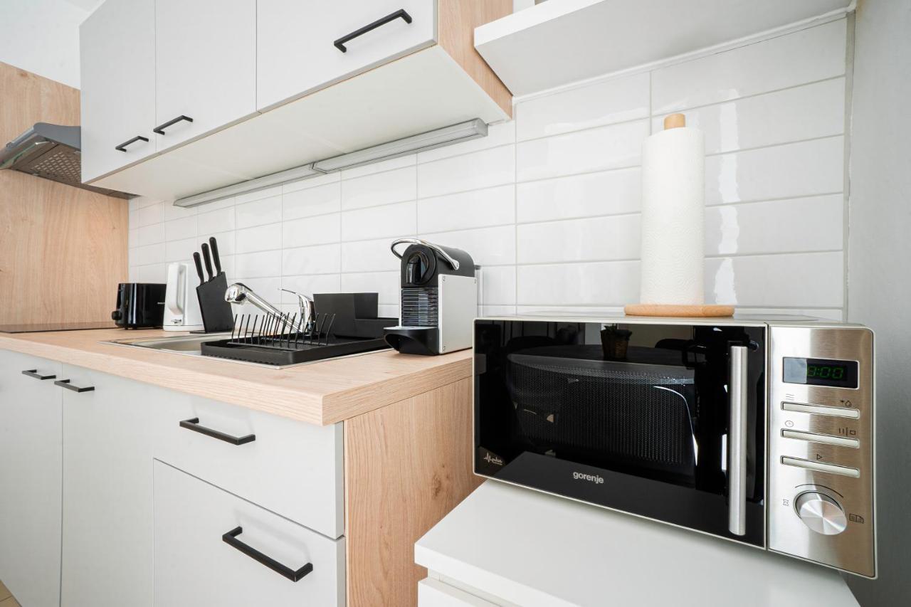 Chic Newly-Renovated Apartment Steps From Subway In Vienna'S Hernals District Dış mekan fotoğraf
